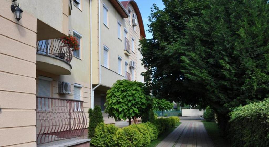 Lux Apartmanok ไฮจ์ดุสโซบอสโล ห้อง รูปภาพ