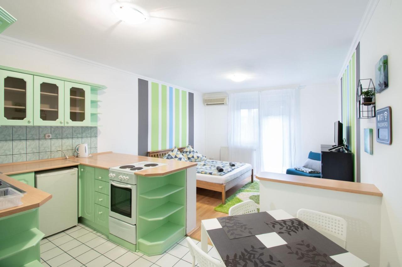 Lux Apartmanok ไฮจ์ดุสโซบอสโล ภายนอก รูปภาพ